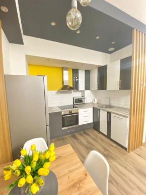 MODERN New Build Apartment.Centre